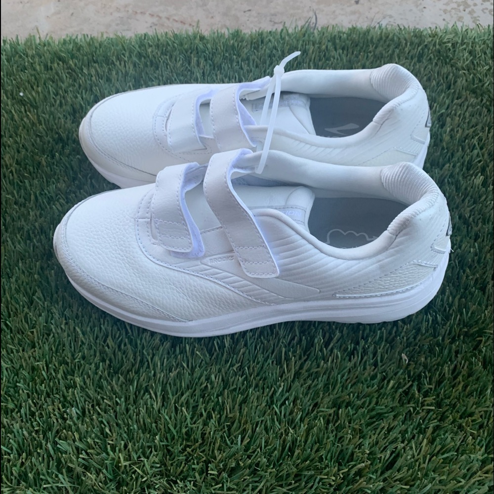 Women’s Brooks Addiction Walk Walking Shoes sz 10